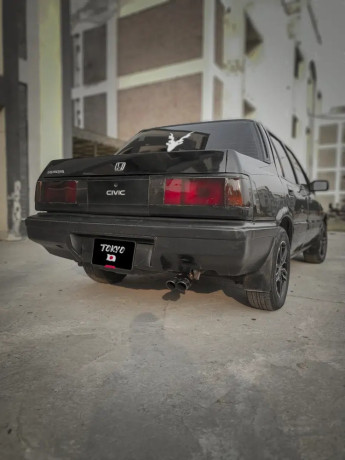 honda-civic-exi-black-beauty-less-price-big-5