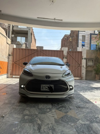 toyota-aqua-z-big-0