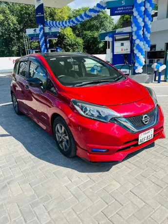 nissan-note-e-power-2018-big-0