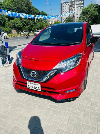 nissan-note-e-power-2018-big-1