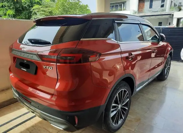 proton-x70-cbu-premium-suv-big-1