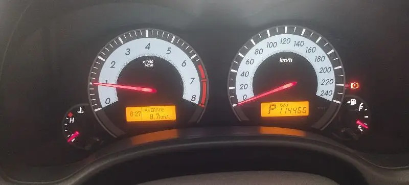 toyota-corolla-altis-2013-big-7