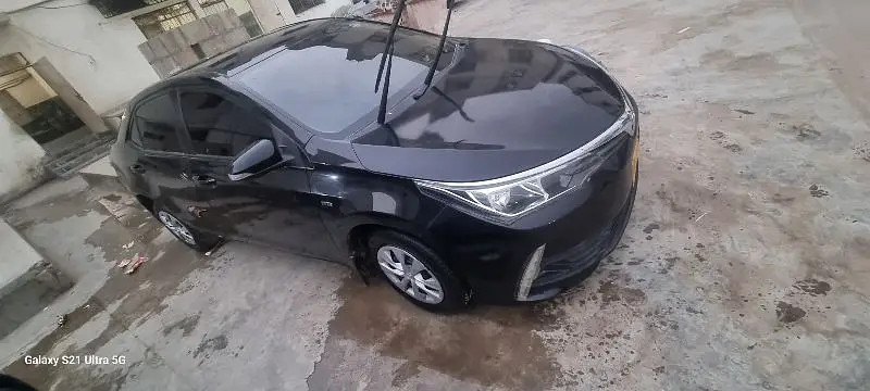 toyota-corolla-xli-2018-big-1
