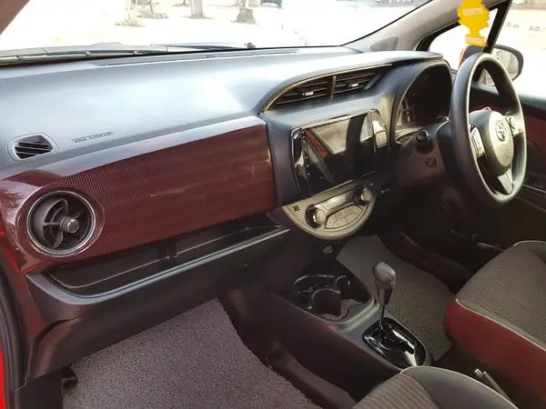 toyota-vitz-hybrid-2018-big-3