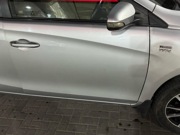 toyota-yaris-sedan-ativ-cvt-13-big-7