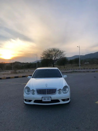 mercedes-e-500-2003-big-0