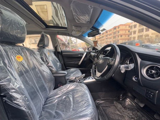 toyota-corolla-altis-grande-x-cvt-i-18-black-interior-big-4