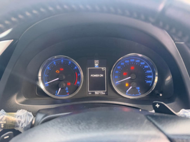 toyota-corolla-altis-grande-x-cvt-i-18-black-interior-big-8