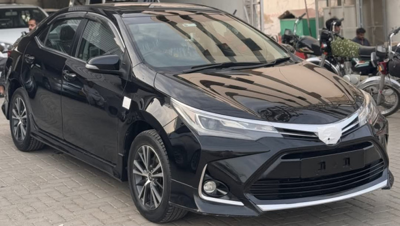 toyota-corolla-altis-grande-x-cvt-i-18-black-interior-big-0