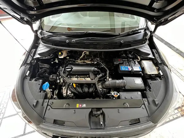 kia-stonic-ex-2022-model-big-6