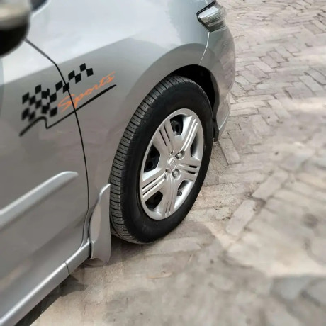 honda-city-13-i-vtec-2017-big-2