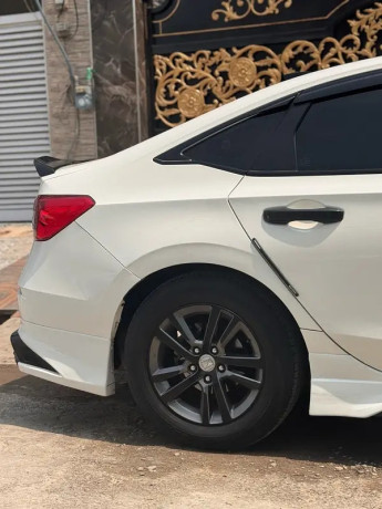 honda-civic-oriel-2022-big-9
