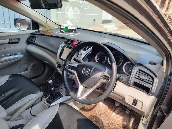 honda-city-ivtec-2015-model-big-9