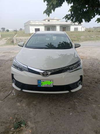 toyota-corolla-altis-x-manual-16-big-4