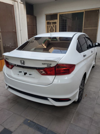 honda-city-15l-aspire-mt-big-6