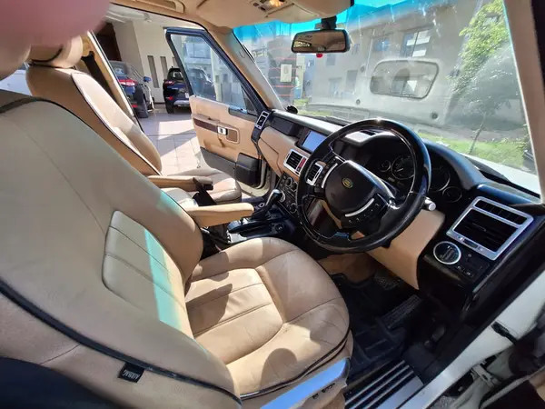 range-rover-vogue-2004-model-big-10