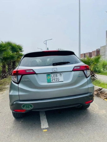 honda-vezel-2014-2017-big-4