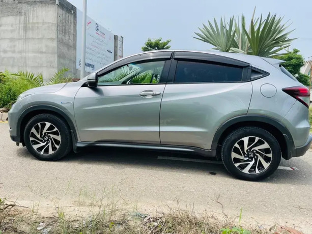 honda-vezel-2014-2017-big-1