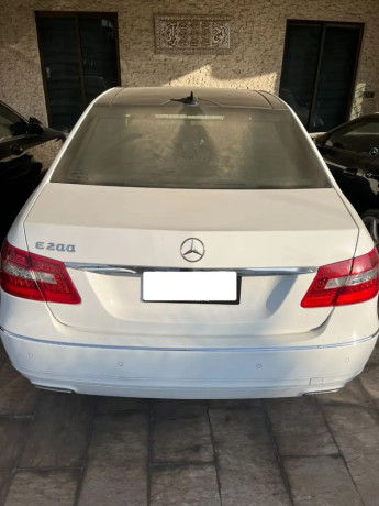 mercedes-e200-2013-big-1