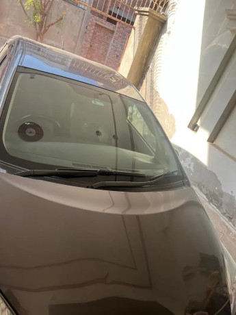 toyota-prius-2011-big-6