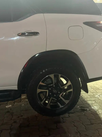 toyota-fortuner-27-vvti-2017-big-5