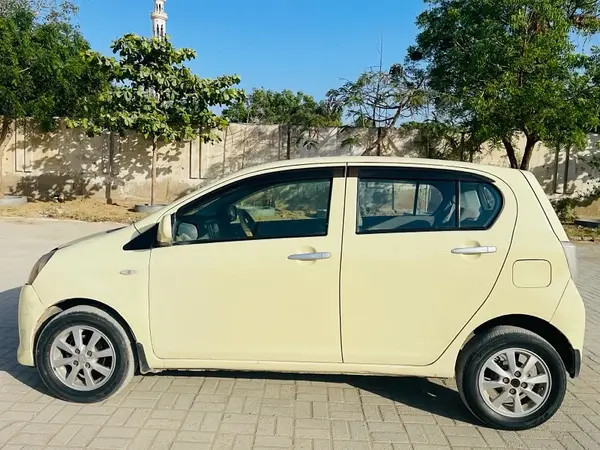 daihatsu-mira-2012-big-2
