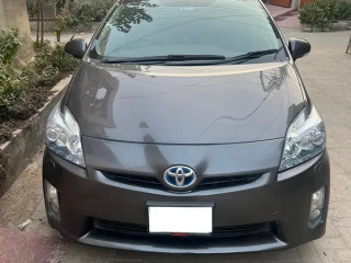 toyota-prius-2011