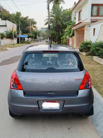 suzuki-swift-dlx-13-navigation-model-2016-big-3