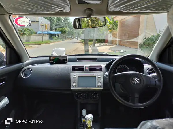 suzuki-swift-dlx-13-navigation-model-2016-big-4