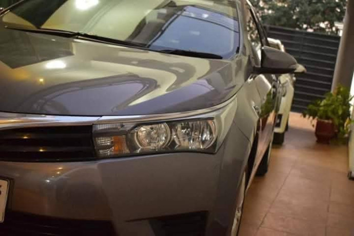 toyota-corolla-altis-x-manual-16-big-6