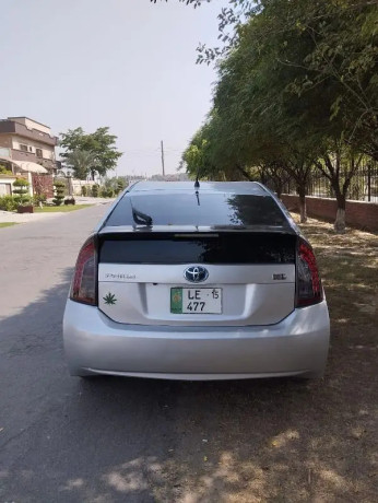 toyota-prius-big-2