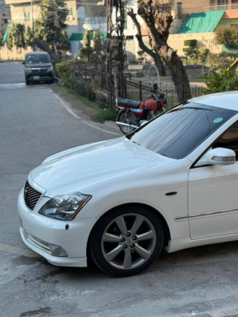 toyota-mark-ii-grande-20-big-1