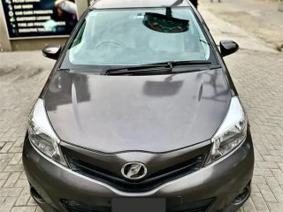toyota-vitz-f-10