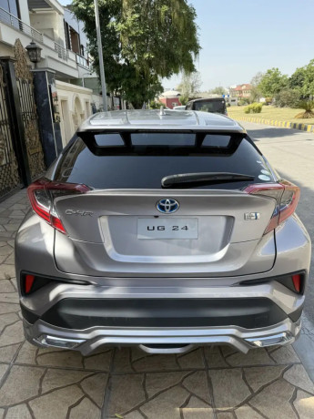 toyota-c-hr-20192024-big-0