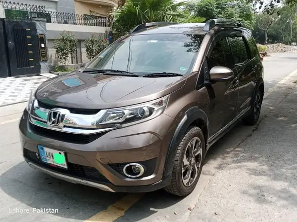 honda-br-v-i-vtec-s-big-2