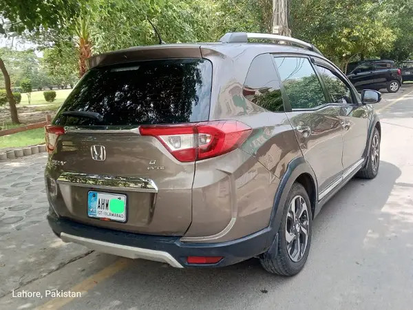 honda-br-v-i-vtec-s-big-1