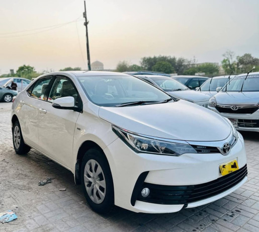 toyota-corolla-altis-x-manual-16-big-4