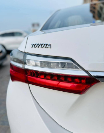toyota-corolla-altis-x-manual-16-big-6