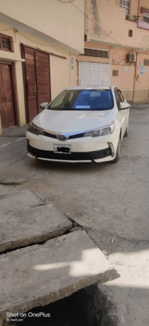 toyota-corolla-altis-x-manual-16-big-4