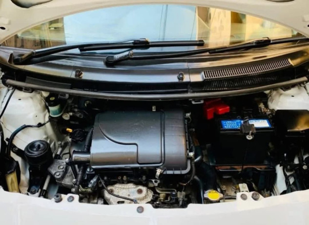 toyota-vitz-10f-safety-edition-iii-big-4
