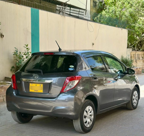 toyota-vitz-f-10-big-7