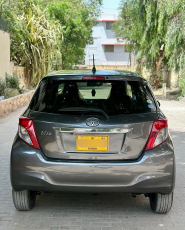 toyota-vitz-f-10-big-6