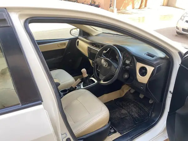 toyota-corolla-xli-2019-2020-big-7