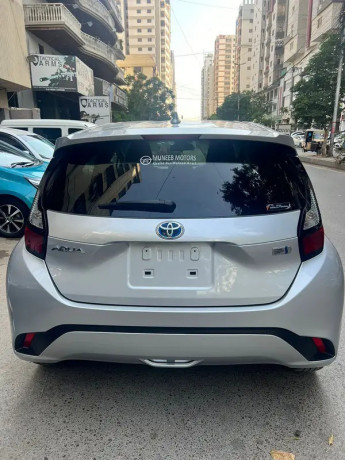 toyota-aqua-big-3