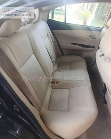 toyota-yaris-15-ativ-x-2020-big-6