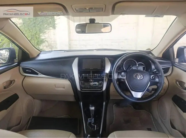 toyota-yaris-15-ativ-x-2020-big-7