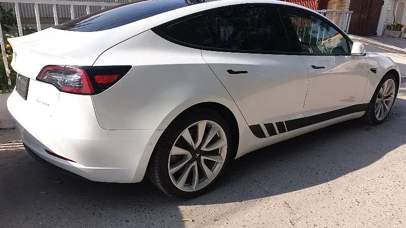 tesla-model-3-long-range-450km-electric-75kw-dual-motor-big-10