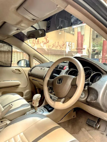 honda-city-2006-auto-family-use-big-8