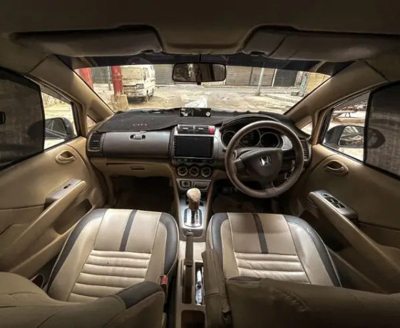 honda-city-2006-auto-family-use-big-4