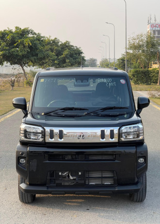 daihatsu-taft-dark-chrome-venture-edition-big-5